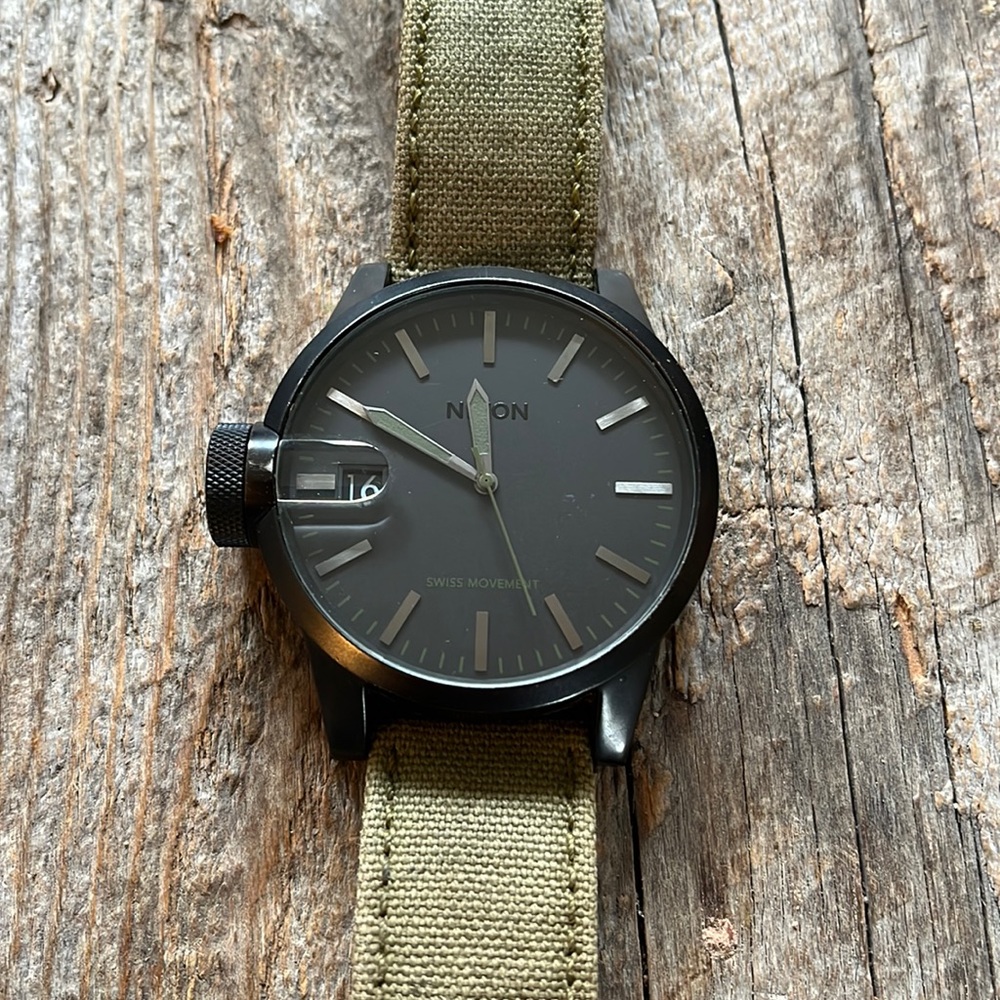 Nixon Chronicle *needs new battery